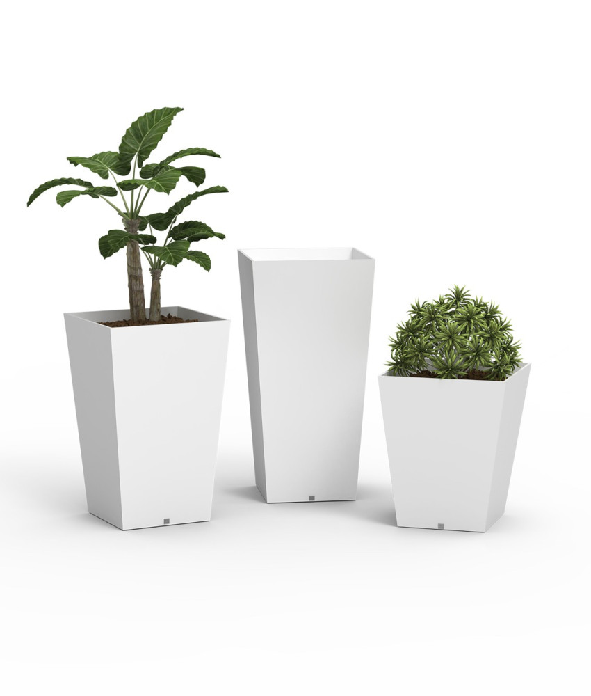 Quadra Vases for Outdoor Lacquered in White