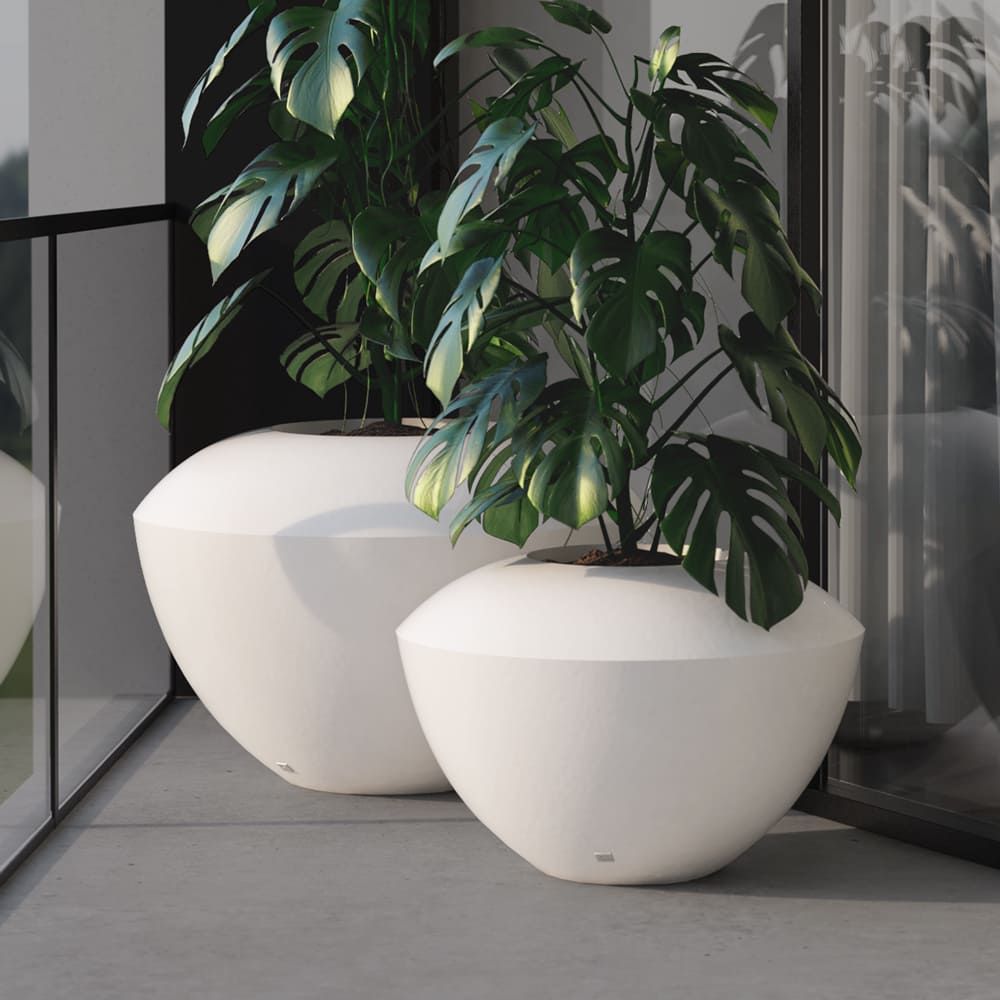 Spin small planters for outdoor