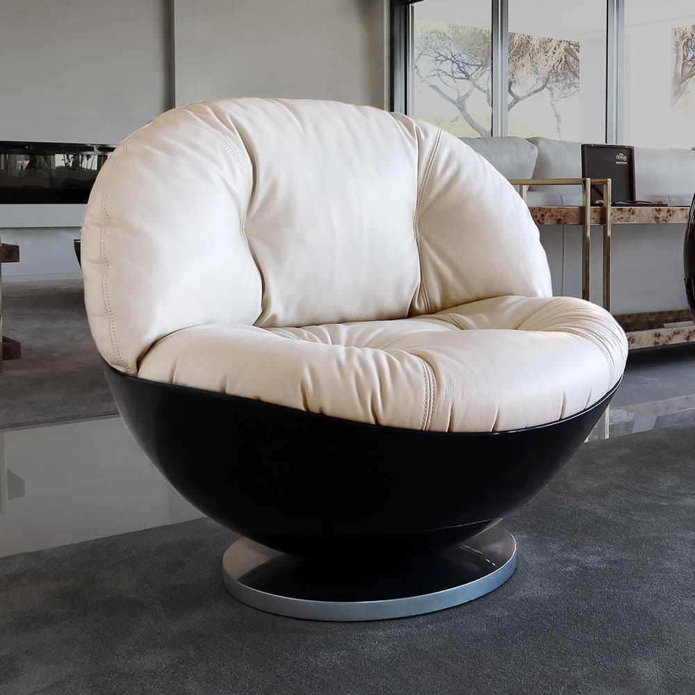 Bola armchair for indoor